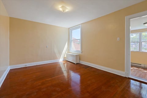 Tiny photo for 6515 N MAPLEWOOD Avenue, Chicago, IL 60645 (MLS # 12763088)