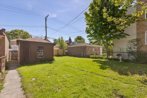 Tiny photo for 6515 N MAPLEWOOD Avenue, Chicago, IL 60645 (MLS # 12763088)