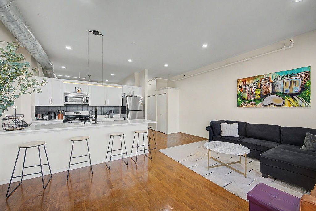 2323 W Pershing Road 519