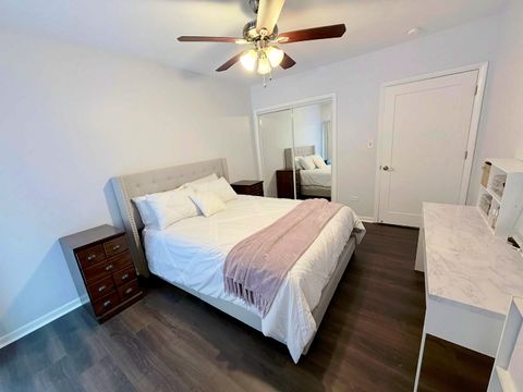 Tiny photo for 425 Wesley Avenue #102, Oak Park, IL 60302 (MLS # 12590215)