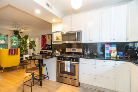Tiny photo for 1704 W Catalpa Avenue #2W, Chicago, IL 60640 (MLS # 12490254)