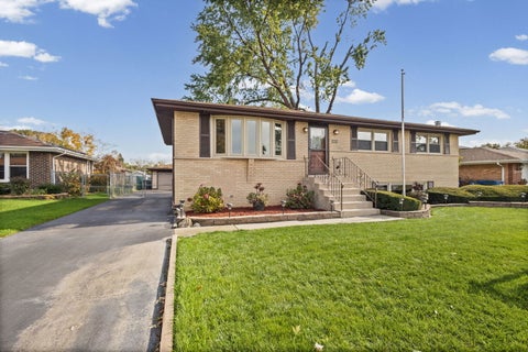 Tiny photo for 10613 S Terry Drive, Palos Hills, IL 60465 (MLS # 12795849)