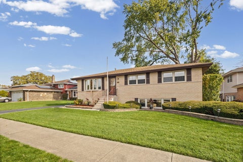 Photo of 10613 S Terry Drive, Palos Hills, IL 60465 (MLS # 12795849)