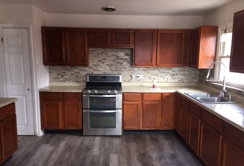 Tiny photo for 725 E 152nd Street, Phoenix, IL 60426 (MLS # 12609276)