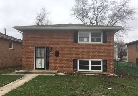 Photo of 725 E 152nd Street, Phoenix, IL 60426 (MLS # 12609276)
