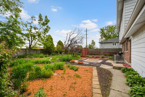 Tiny photo for 18751 Kings Road, Homewood, IL 60430 (MLS # 12621939)