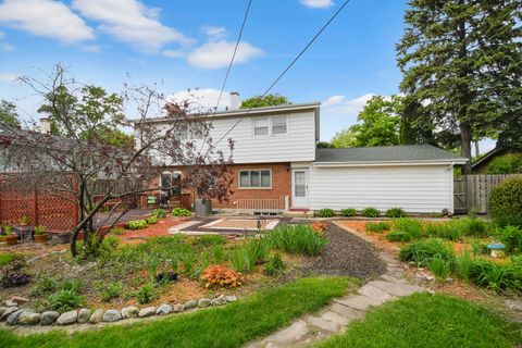 Tiny photo for 18751 Kings Road, Homewood, IL 60430 (MLS # 12621939)