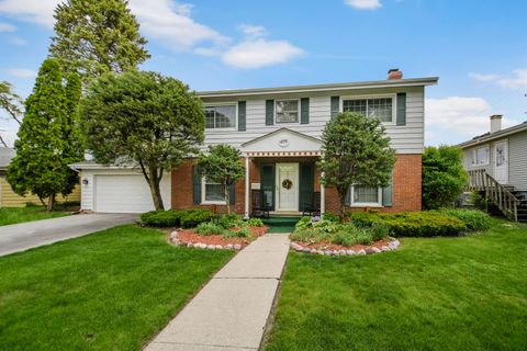 Photo of 18751 Kings Road, Homewood, IL 60430 (MLS # 12621939)