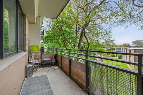 Tiny photo for 1905 S Wolf Road #209, Hillside, IL 60162 (MLS # 12626624)