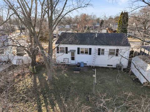 Tiny photo for 2805 N Elmwood Avenue, Waukegan, IL 60087 (MLS # 12570019)