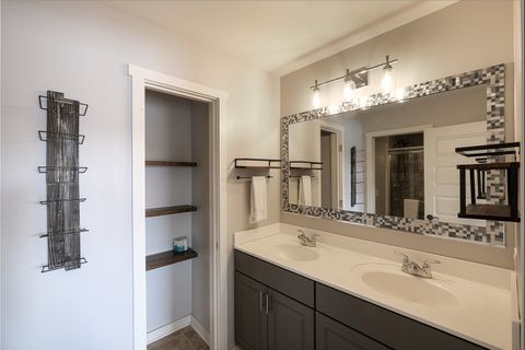 Tiny photo for 5 River Row, Ottawa, IL 61350 (MLS # 12517161)