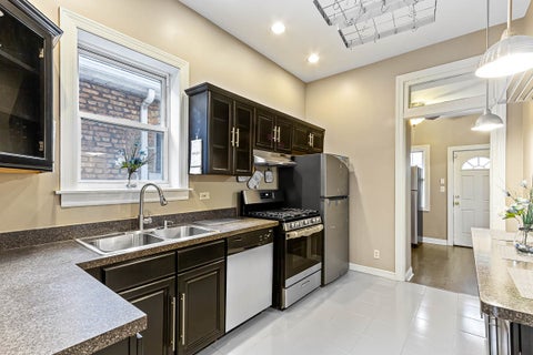 Tiny photo for 6836 S Michigan Avenue, Chicago, IL 60637 (MLS # 12736131)