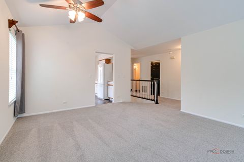 Tiny photo for 520 Palm Court #B, Crystal Lake, IL 60014 (MLS # 12621096)