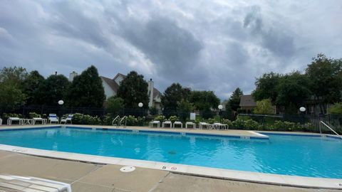 Tiny photo for 520 Palm Court #B, Crystal Lake, IL 60014 (MLS # 12621096)