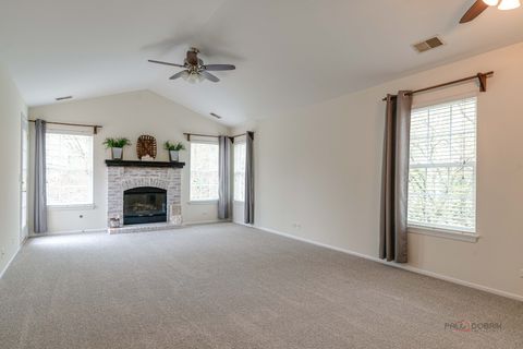 Tiny photo for 520 Palm Court #B, Crystal Lake, IL 60014 (MLS # 12621096)