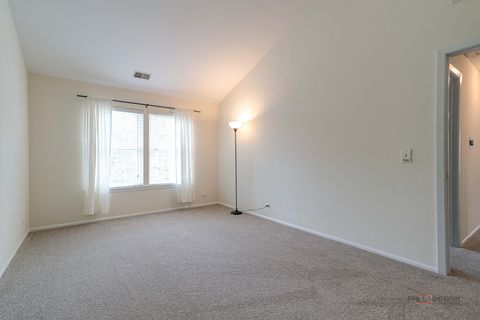 Tiny photo for 520 Palm Court #B, Crystal Lake, IL 60014 (MLS # 12621096)