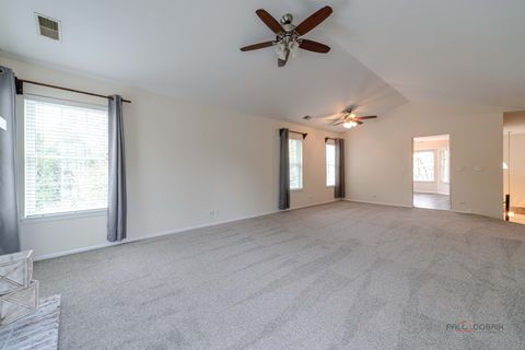 Tiny photo for 520 Palm Court #B, Crystal Lake, IL 60014 (MLS # 12621096)