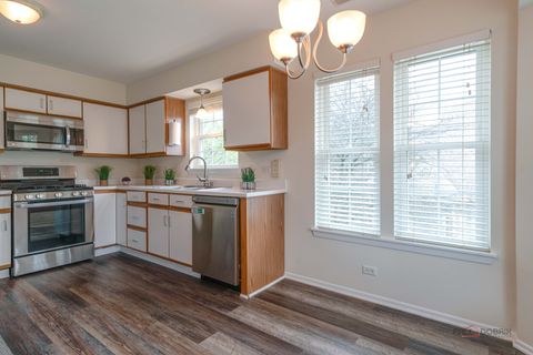 Tiny photo for 520 Palm Court #B, Crystal Lake, IL 60014 (MLS # 12621096)