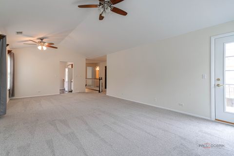 Tiny photo for 520 Palm Court #B, Crystal Lake, IL 60014 (MLS # 12621096)