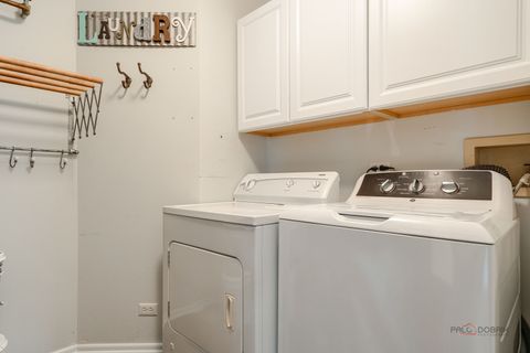 Tiny photo for 520 Palm Court #B, Crystal Lake, IL 60014 (MLS # 12621096)