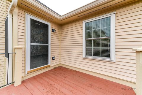 Tiny photo for 520 Palm Court #B, Crystal Lake, IL 60014 (MLS # 12621096)