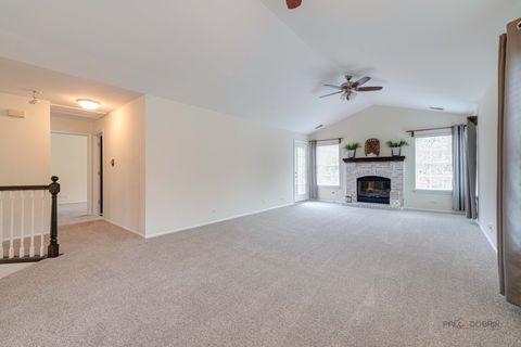 Tiny photo for 520 Palm Court #B, Crystal Lake, IL 60014 (MLS # 12621096)
