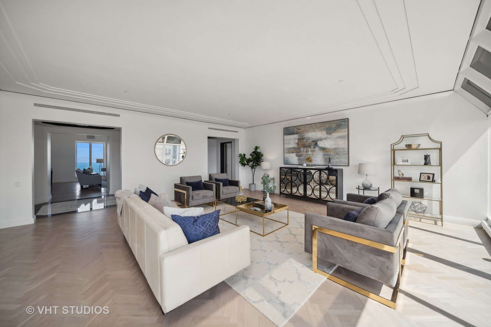 950 N MICHIGAN Avenue 4904