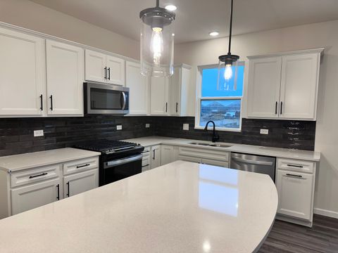 Tiny photo for 2240 Bent Grass Way, Bolingbrook, IL 60490 (MLS # 12520690)