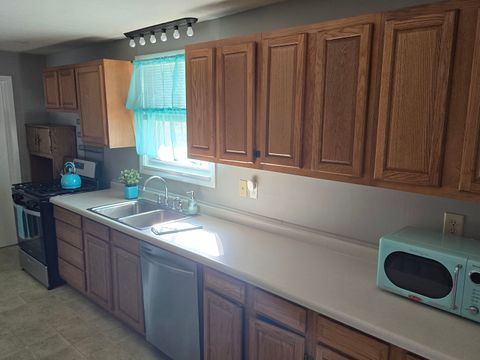 Tiny photo for 708 W Graham Street, Bloomington, IL 61701 (MLS # 12499658)