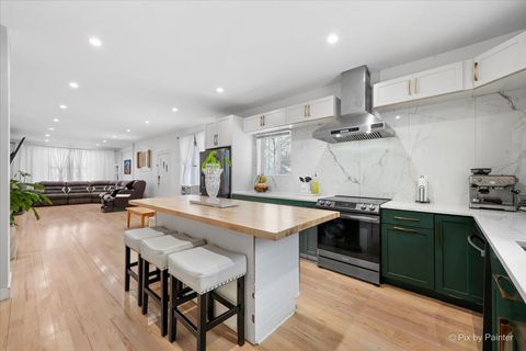 Tiny photo for 140 S Hudson Street, Westmont, IL 60559 (MLS # 12566942)