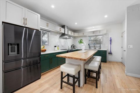 Tiny photo for 140 S Hudson Street, Westmont, IL 60559 (MLS # 12566942)