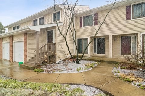 Photo of 927 Hidden Lake Drive #0, Buffalo Grove, IL 60089 (MLS # 12564570)