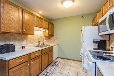 Tiny photo for 1685 W Beach Road #1685, Beach Park, IL 60087 (MLS # 12526904)