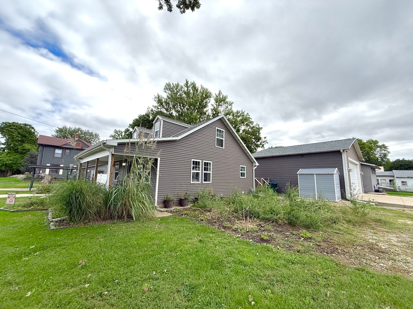 800 E 2nd Street