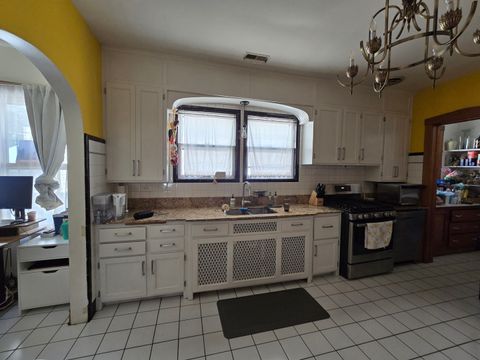 Tiny photo for 3032 Wisconsin Avenue, Berwyn, IL 60402 (MLS # 12494003)