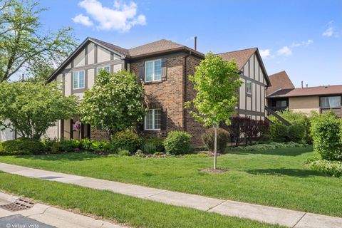 Tiny photo for Willowbrook, IL 60527 (MLS # 12630685)