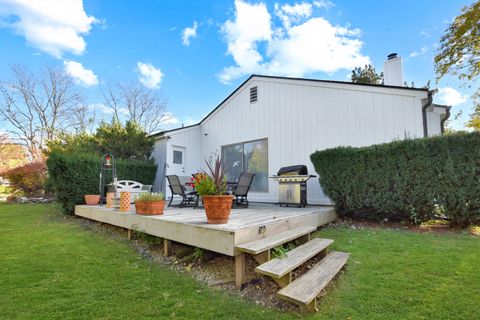 Tiny photo for 23400 W Cattail Lane, Barrington, IL 60010 (MLS # 12524908)