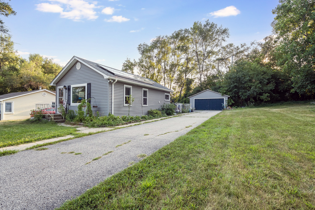 12 Meadow Lane