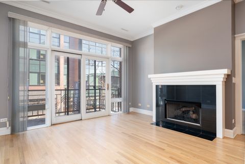 Tiny photo for 800 W Cornelia Avenue #209, Chicago, IL 60657 (MLS # 12584900)