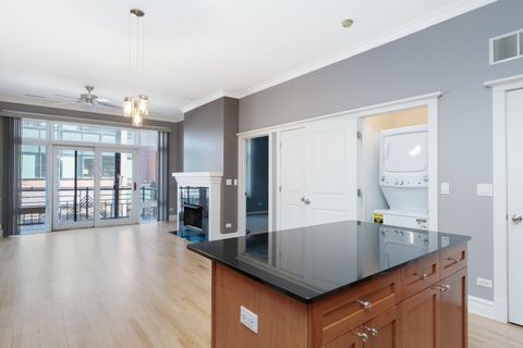 Tiny photo for 800 W Cornelia Avenue #209, Chicago, IL 60657 (MLS # 12584900)