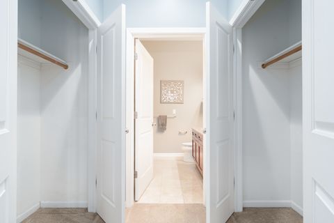 Tiny photo for 800 W Cornelia Avenue #209, Chicago, IL 60657 (MLS # 12584900)