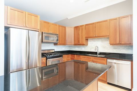 Tiny photo for 800 W Cornelia Avenue #209, Chicago, IL 60657 (MLS # 12584900)