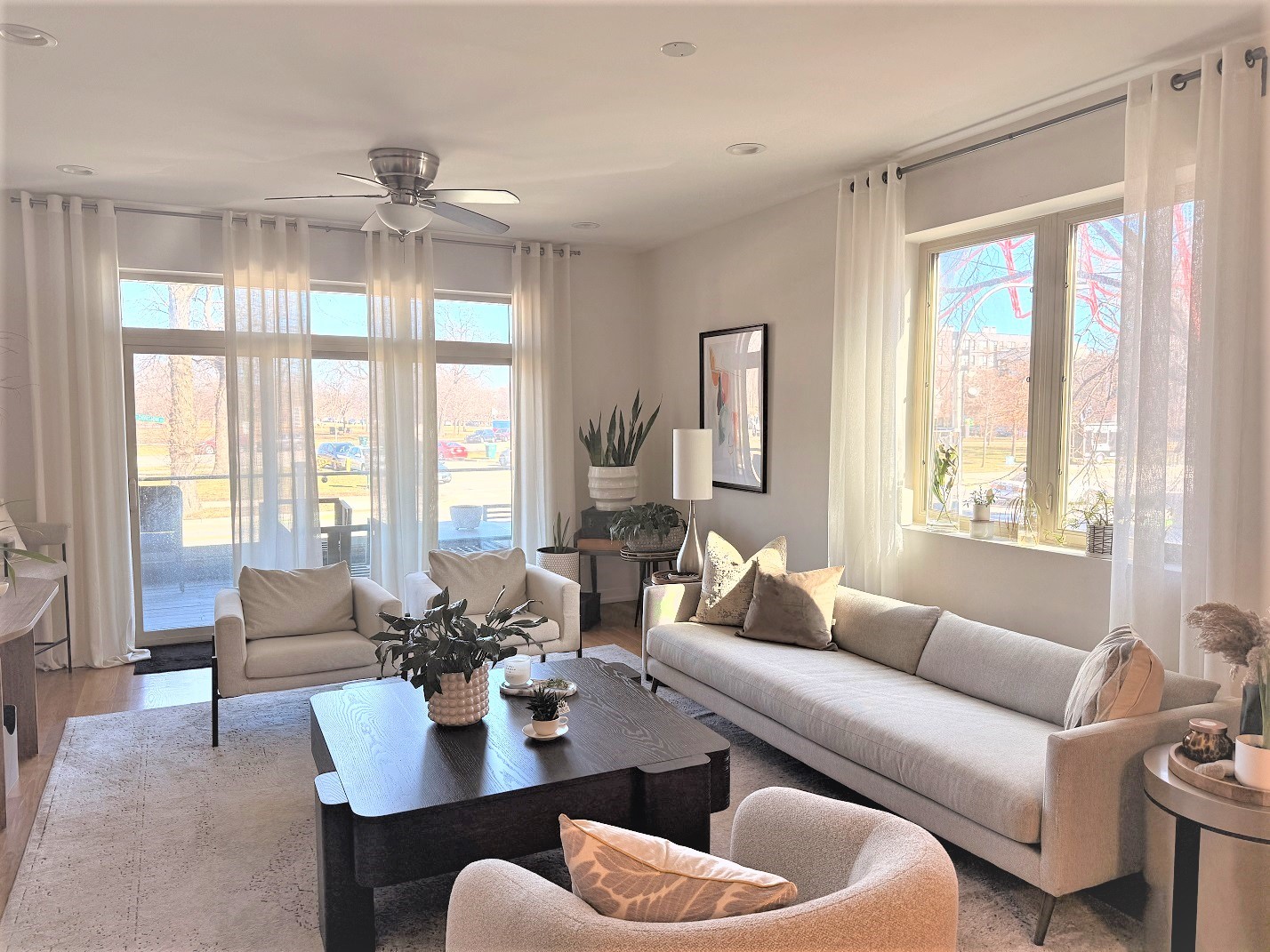 2835 W Division Street 2E