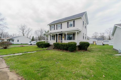 Tiny photo for 501 NE 3rd Street, Atlanta, IL 61723 (MLS # 12609244)