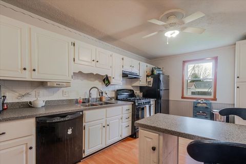 Tiny photo for 501 NE 3rd Street, Atlanta, IL 61723 (MLS # 12609244)