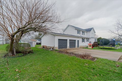 Tiny photo for 501 NE 3rd Street, Atlanta, IL 61723 (MLS # 12609244)