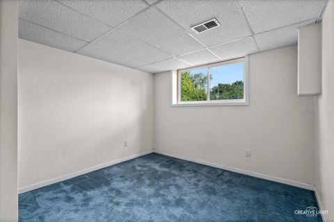 Tiny photo for 910 Southbridge Drive, Aurora, IL 60506 (MLS # 12502606)