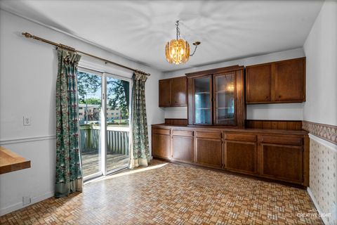 Tiny photo for 910 Southbridge Drive, Aurora, IL 60506 (MLS # 12502606)