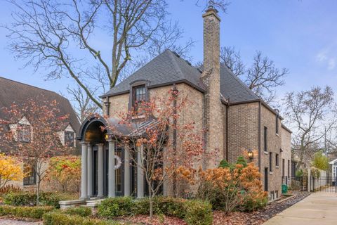 Tiny photo for 578 Lee Street, Glen Ellyn, IL 60137 (MLS # 12524854)