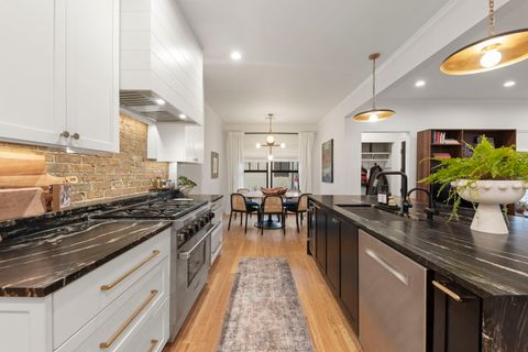 Tiny photo for 578 Lee Street, Glen Ellyn, IL 60137 (MLS # 12524854)